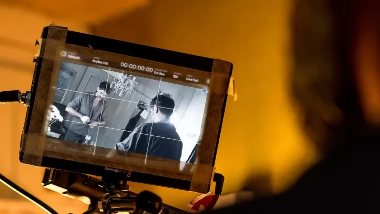 MarcePucci_0026_cine1_amarillo